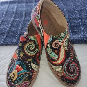 Chaussures UIN slip-on artistiques multicolores – pointure 8